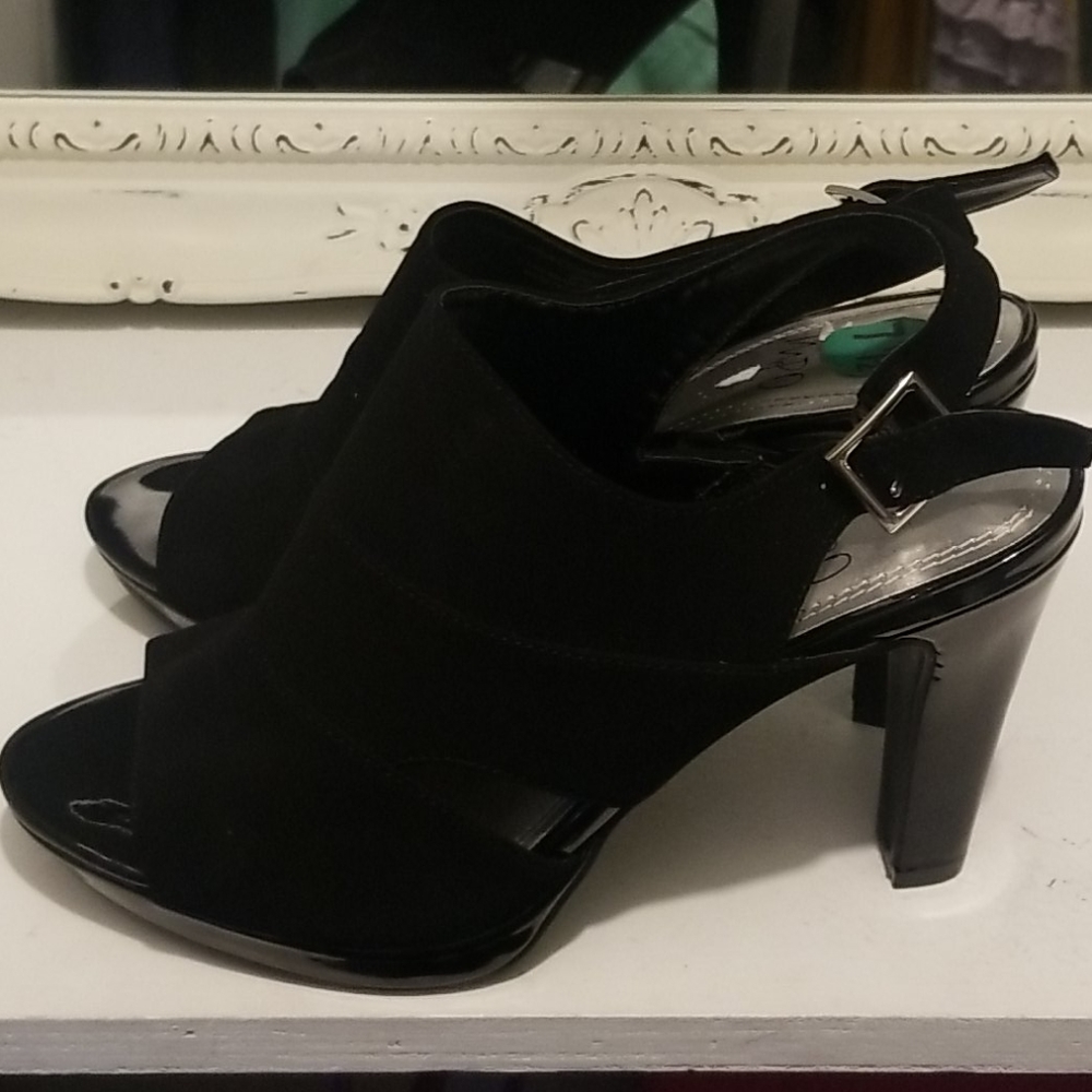 7 1/2 womens IMPO black dress shoes